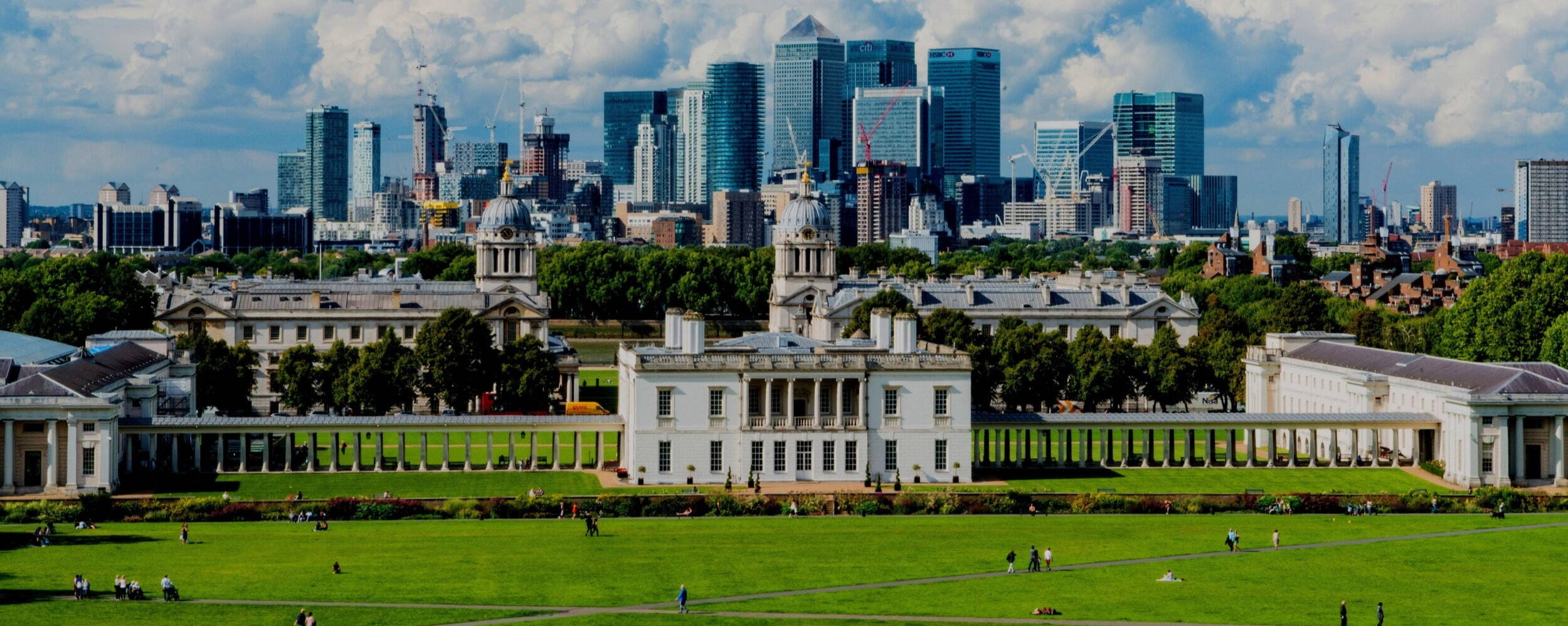 Wide-shot image of Canary Wharf